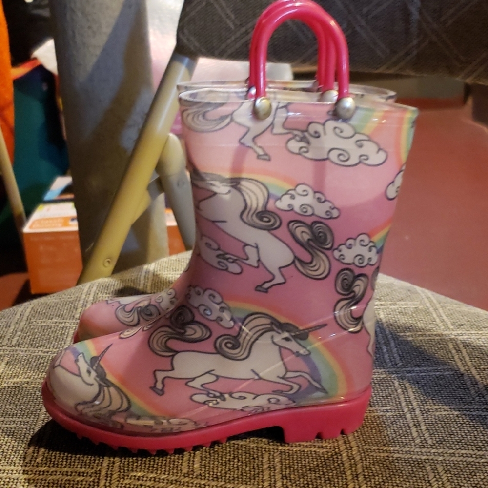 Girls unicorn rainboots like new